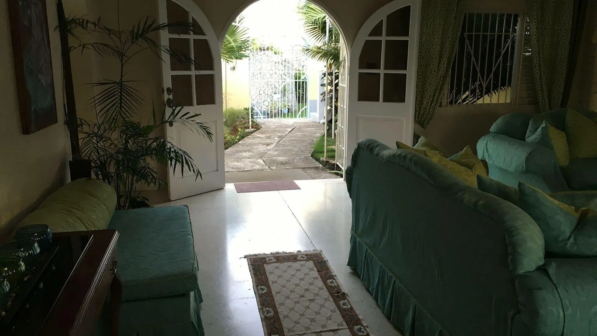 Jamaica Rose Villa Montego Bay 3*,